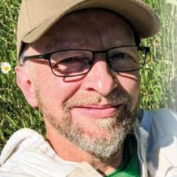 Raphaël Tellier, artiste libre dans son rucher Agnès Fayet